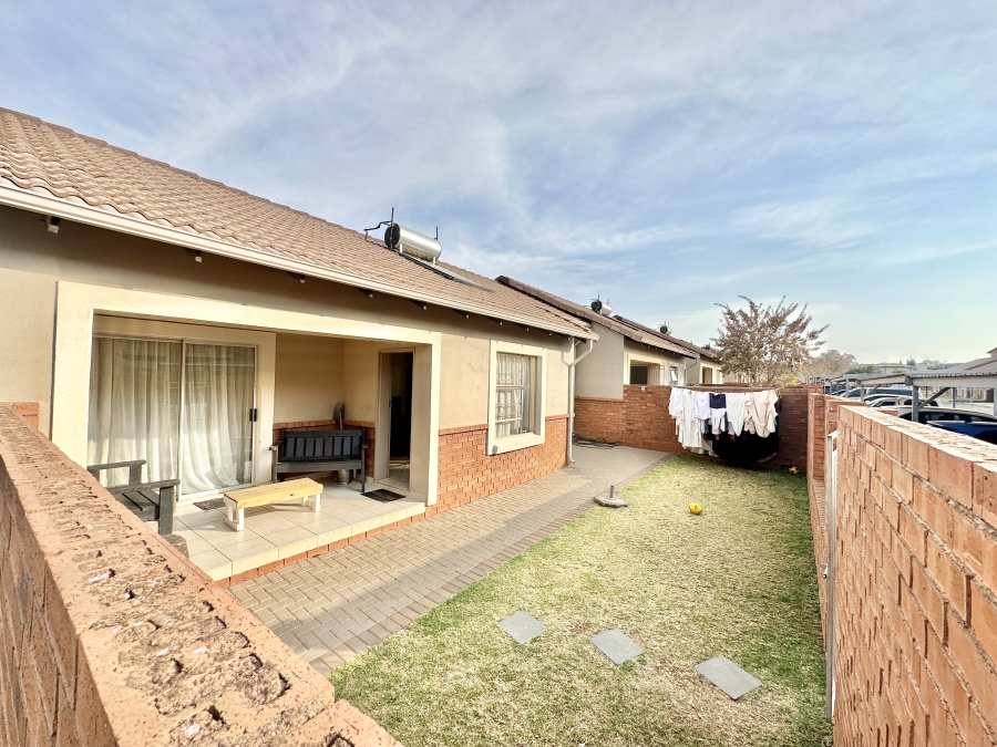 3 Bedroom Property for Sale in Monavoni Gauteng