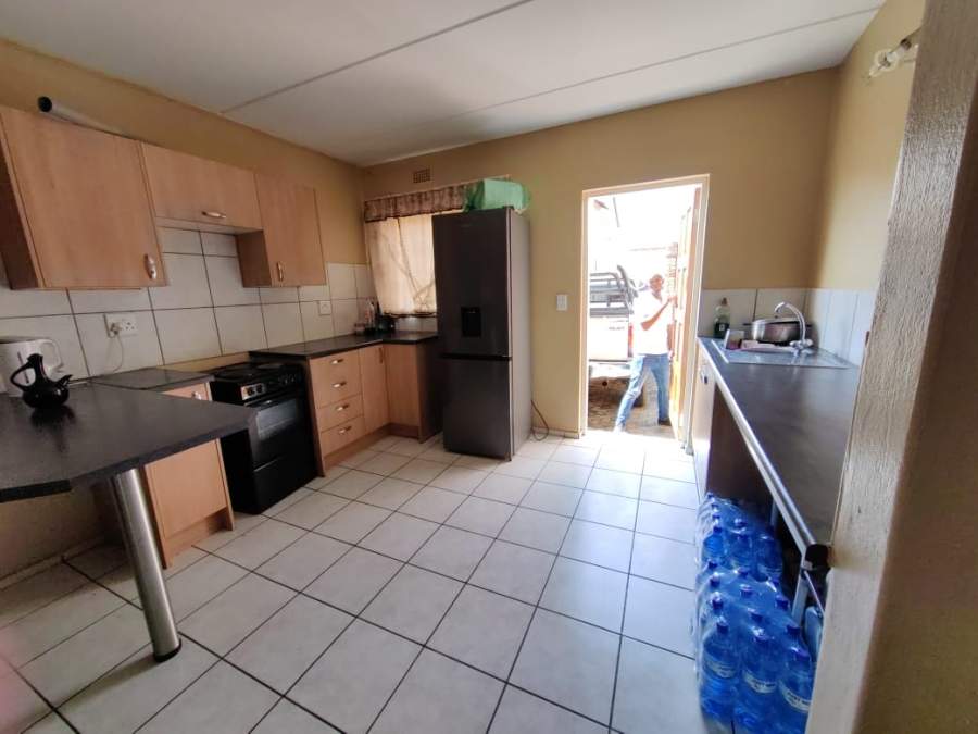 3 Bedroom Property for Sale in Crystal Park Gauteng