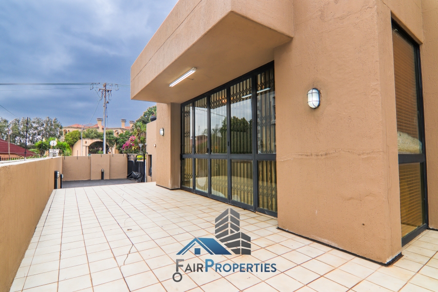 5 Bedroom Property for Sale in Laudium Gauteng