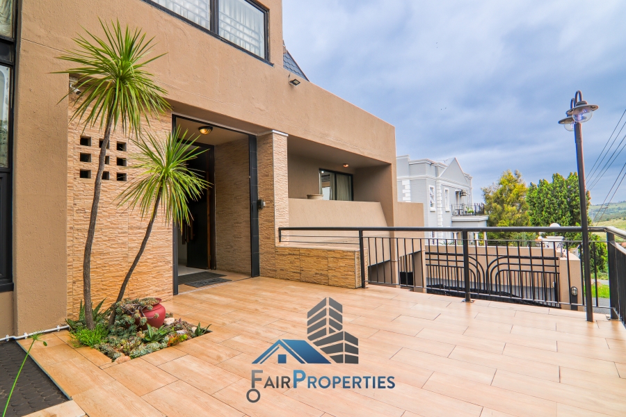 5 Bedroom Property for Sale in Laudium Gauteng