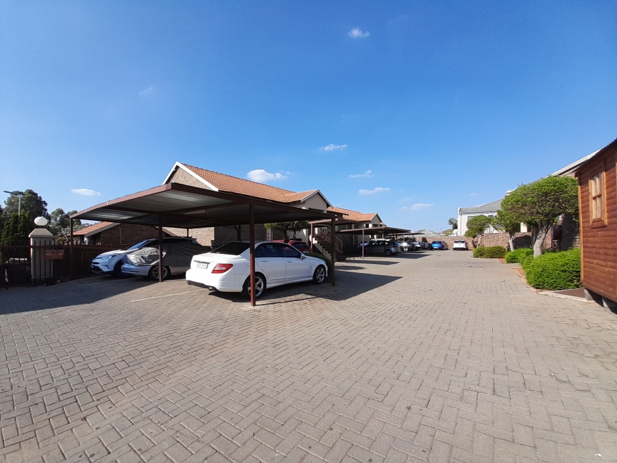 2 Bedroom Property for Sale in Philip Nel Park Gauteng