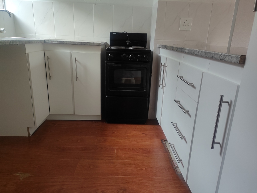 2 Bedroom Property for Sale in La Montagne Gauteng