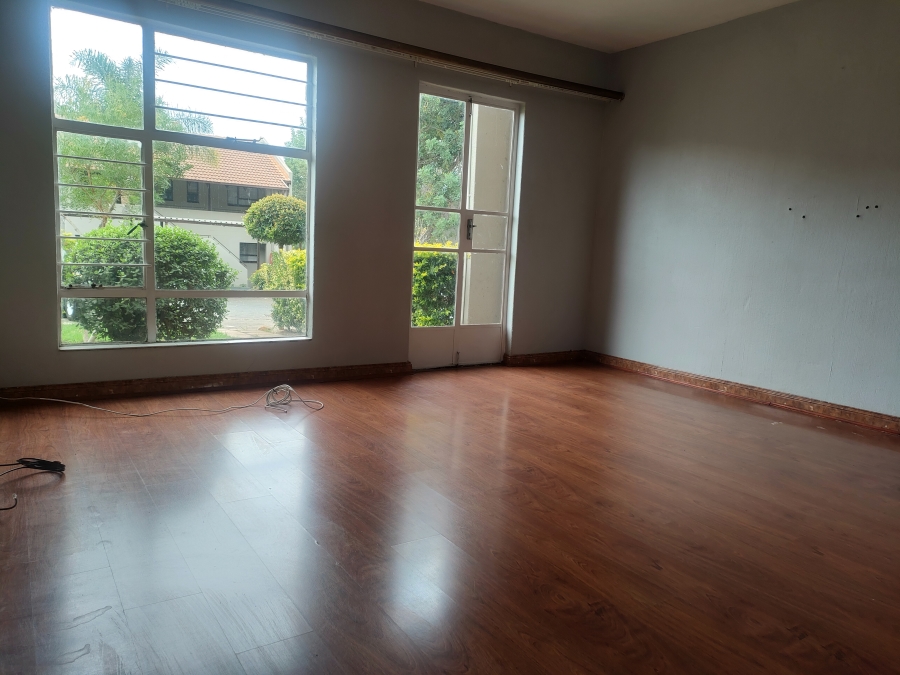 2 Bedroom Property for Sale in La Montagne Gauteng