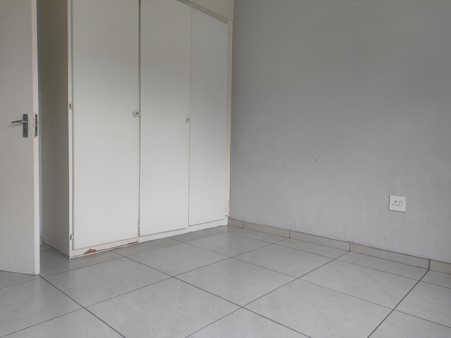 2 Bedroom Property for Sale in La Montagne Gauteng