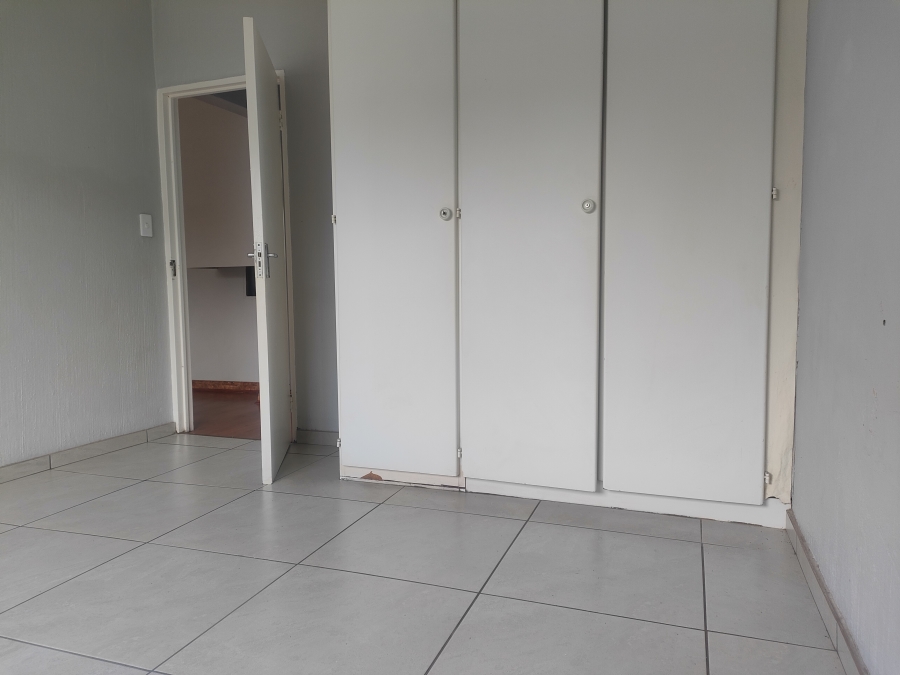 2 Bedroom Property for Sale in La Montagne Gauteng
