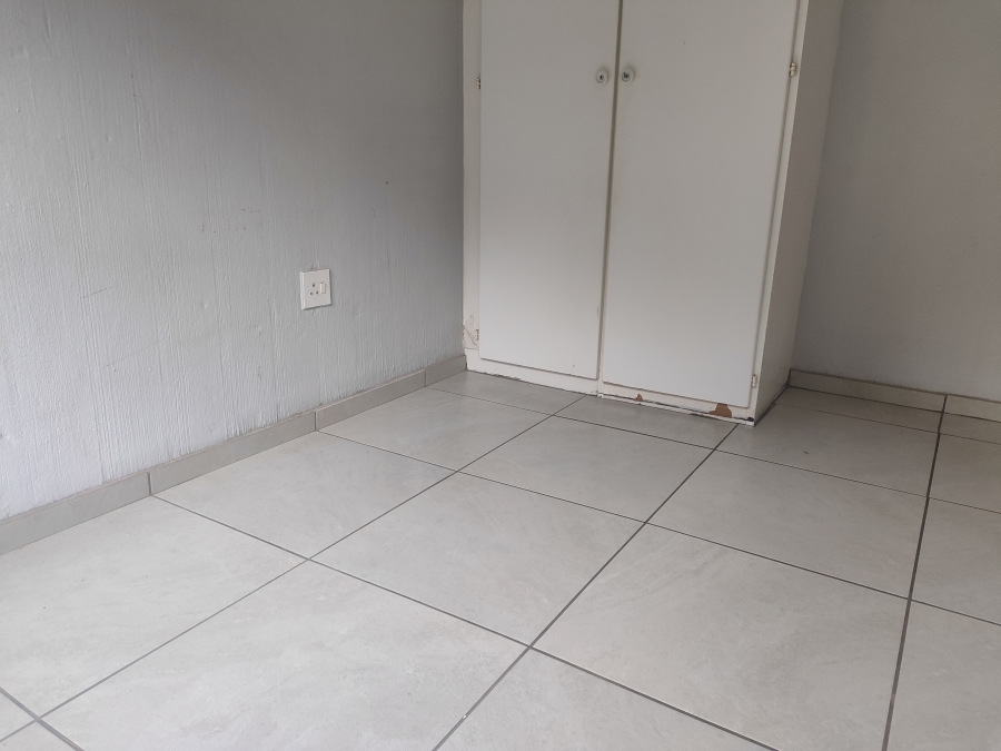2 Bedroom Property for Sale in La Montagne Gauteng