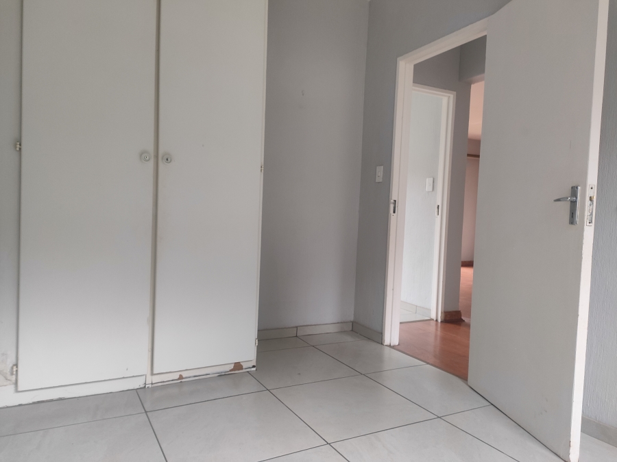 2 Bedroom Property for Sale in La Montagne Gauteng
