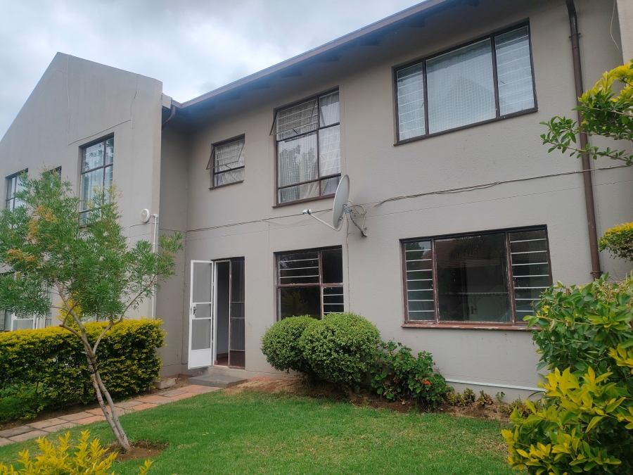 2 Bedroom Property for Sale in La Montagne Gauteng