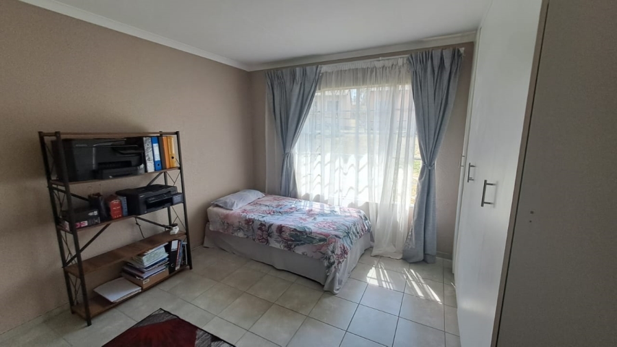 3 Bedroom Property for Sale in Country View Gauteng