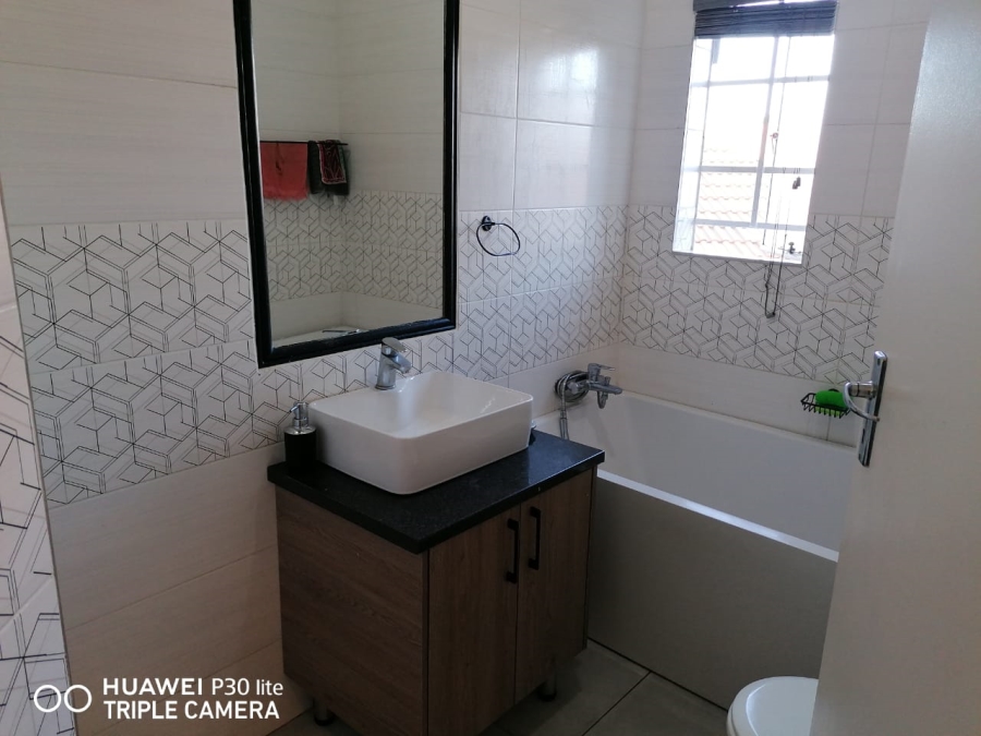 2 Bedroom Property for Sale in Equestria Gauteng