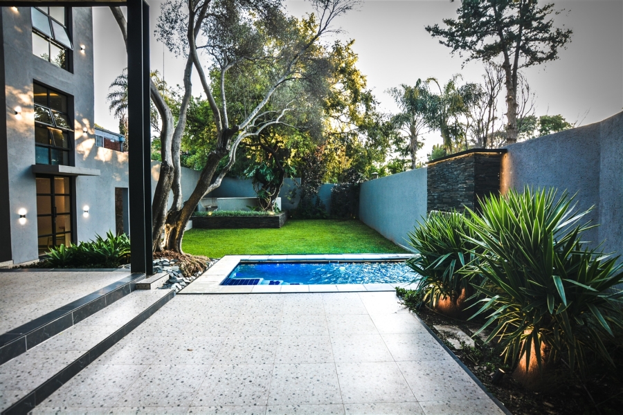 6 Bedroom Property for Sale in Waterkloof Gauteng