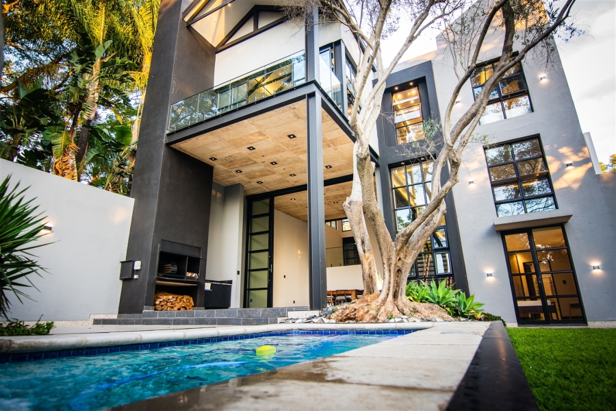 6 Bedroom Property for Sale in Waterkloof Gauteng