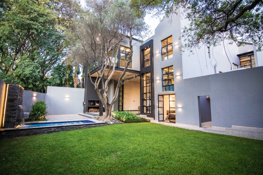 6 Bedroom Property for Sale in Waterkloof Gauteng