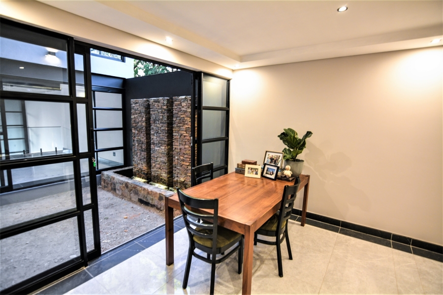 6 Bedroom Property for Sale in Waterkloof Gauteng