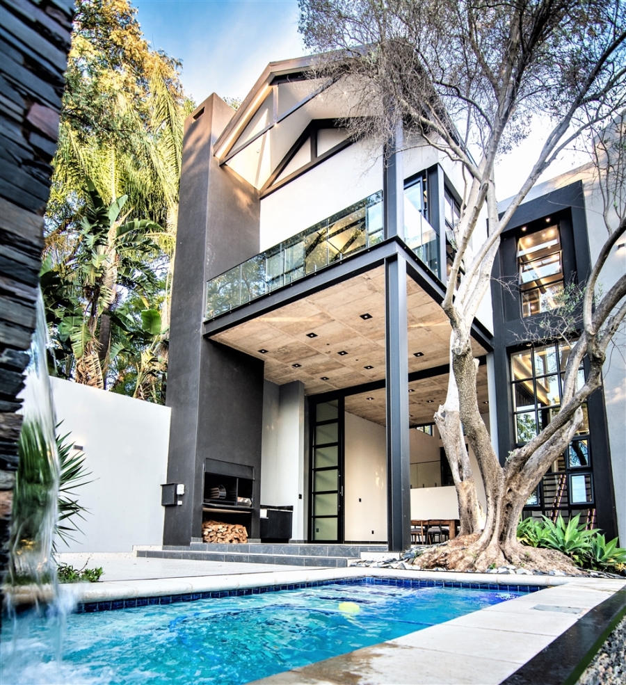 6 Bedroom Property for Sale in Waterkloof Gauteng