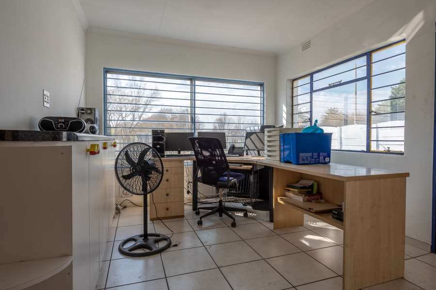 0 Bedroom Property for Sale in Hurlyvale Gauteng