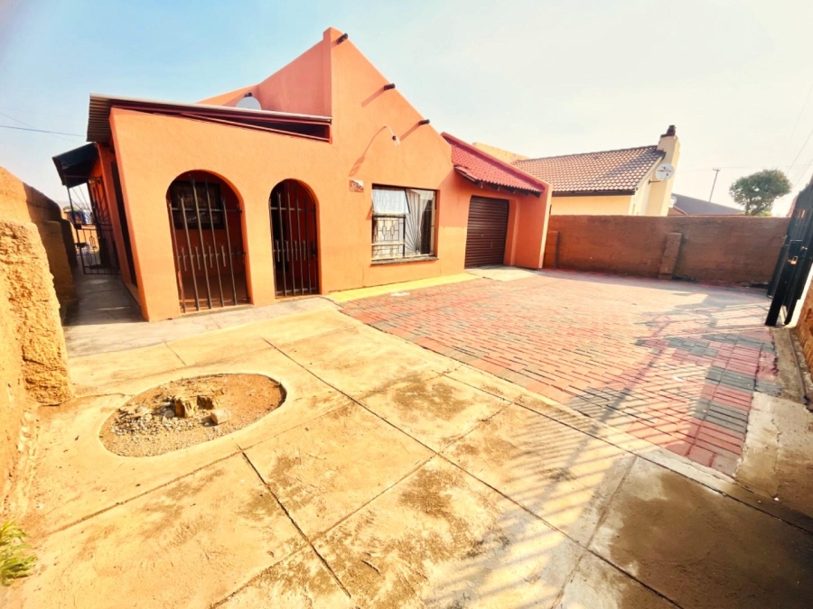 3 Bedroom Property for Sale in Lebanon Gauteng