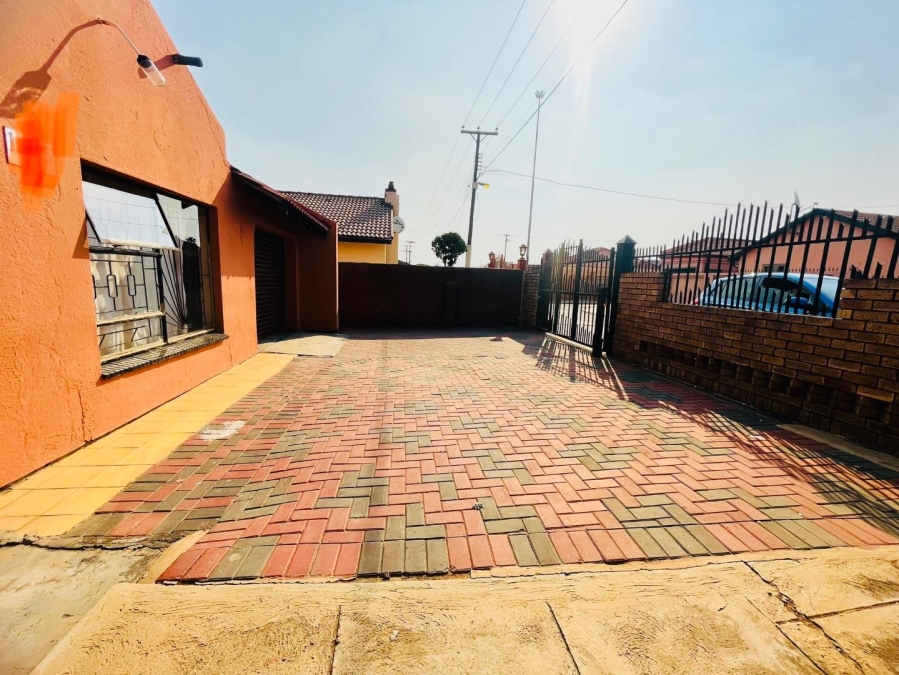 3 Bedroom Property for Sale in Lebanon Gauteng