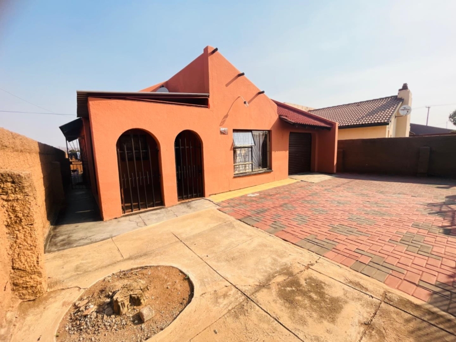 3 Bedroom Property for Sale in Lebanon Gauteng