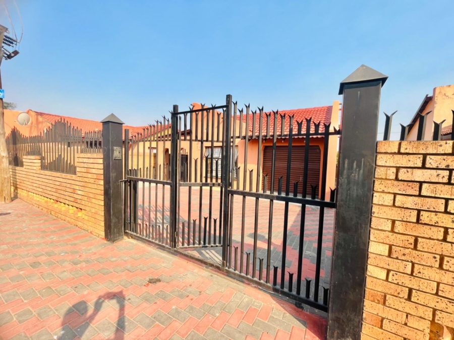 3 Bedroom Property for Sale in Lebanon Gauteng