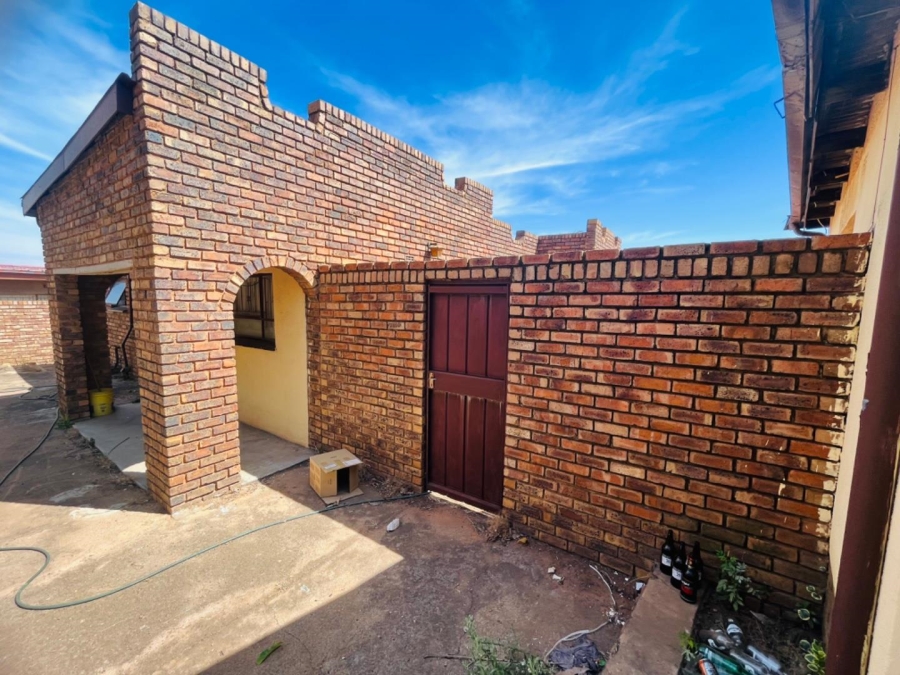 2 Bedroom Property for Sale in Soshanguve AA Gauteng