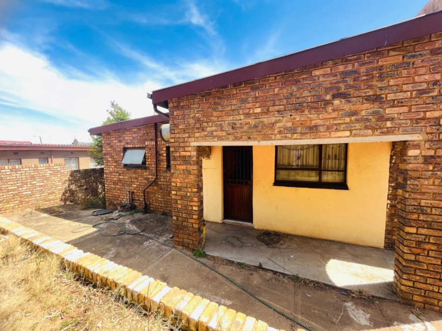 2 Bedroom Property for Sale in Soshanguve AA Gauteng