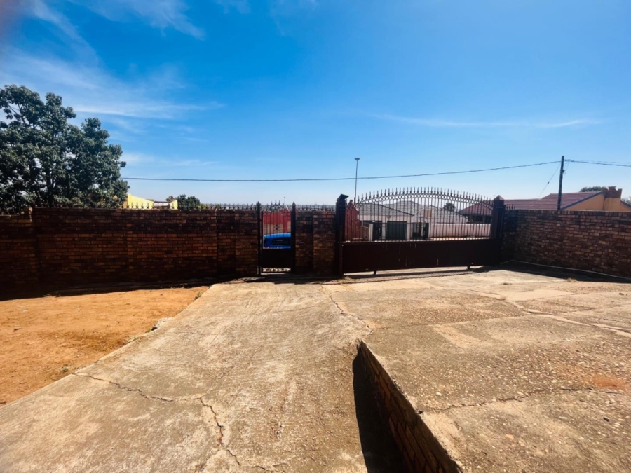 2 Bedroom Property for Sale in Soshanguve AA Gauteng