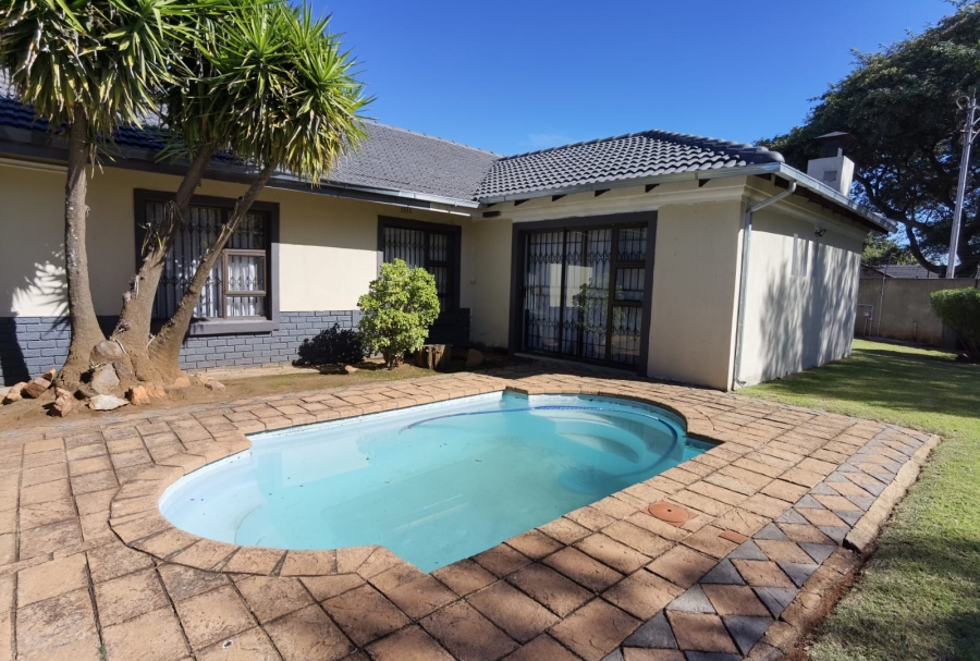 4 Bedroom Property for Sale in Dal Fouche Gauteng