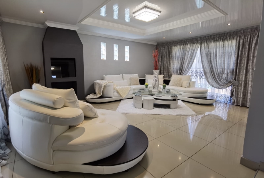 4 Bedroom Property for Sale in Dal Fouche Gauteng