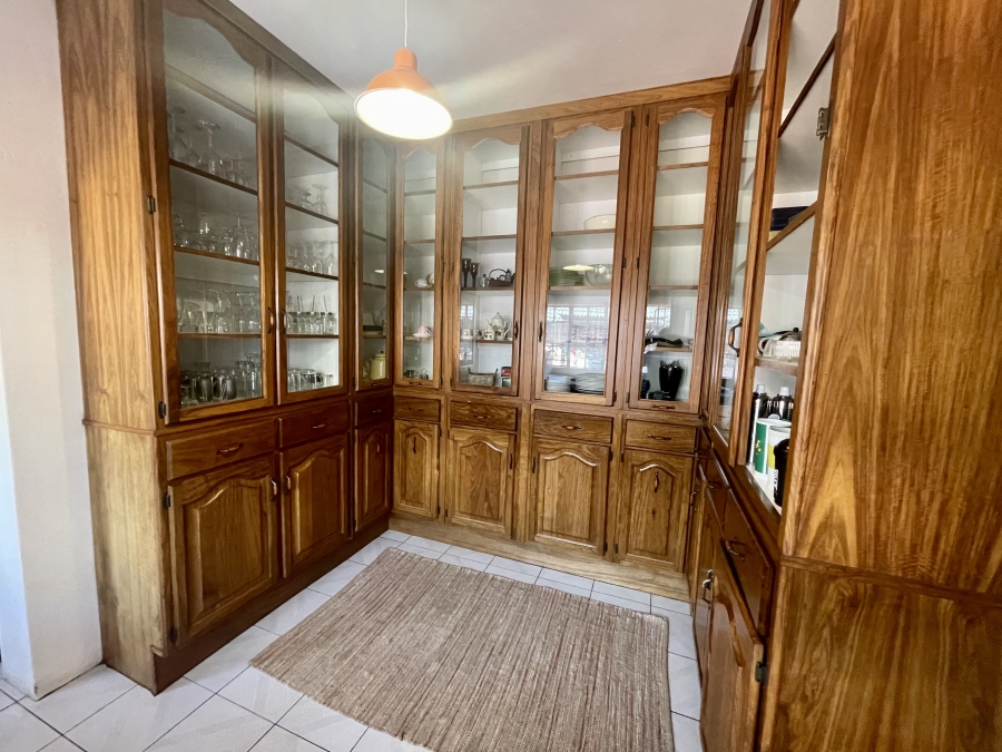 4 Bedroom Property for Sale in Die Hoewes Gauteng