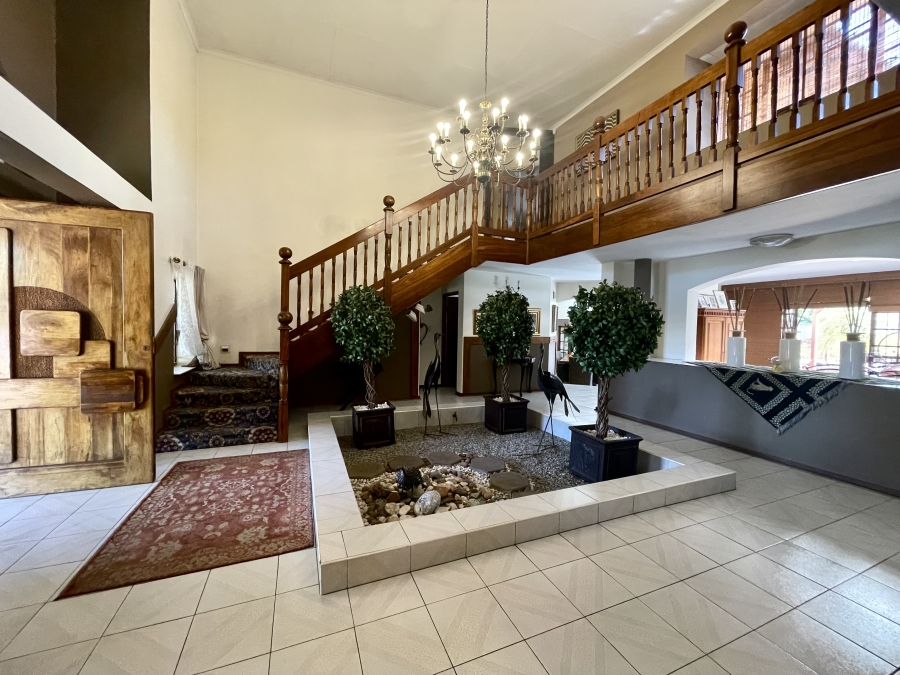 4 Bedroom Property for Sale in Die Hoewes Gauteng