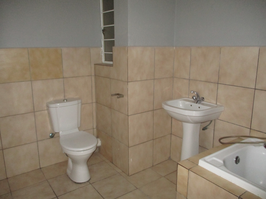 2 Bedroom Property for Sale in Wilro Park Gauteng