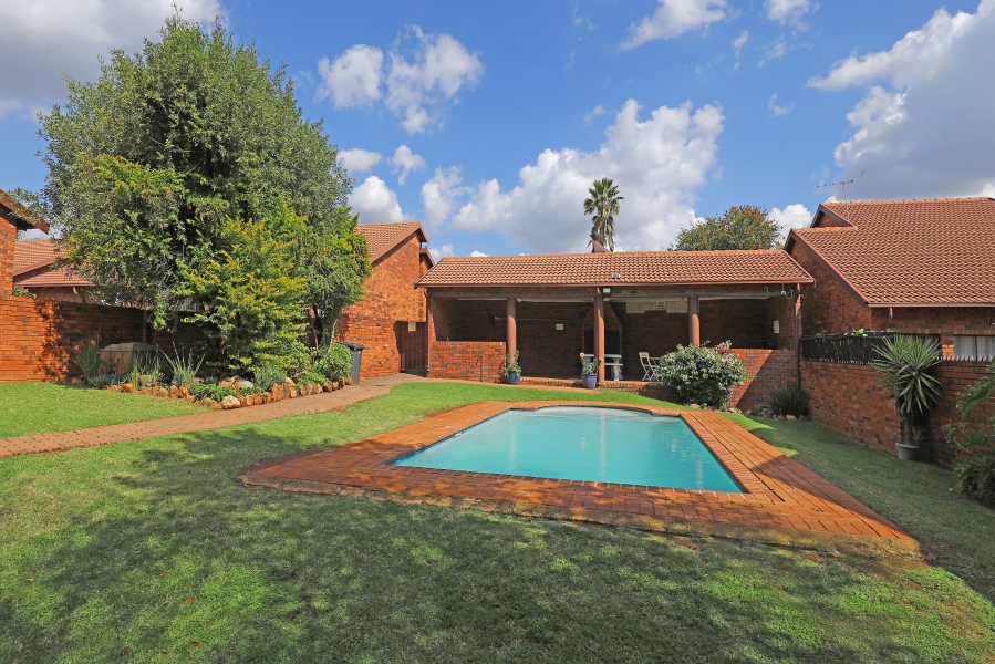 4 Bedroom Property for Sale in Weltevreden Park Gauteng
