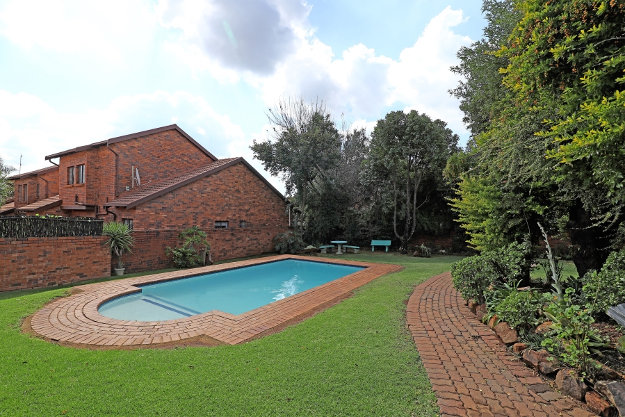 4 Bedroom Property for Sale in Weltevreden Park Gauteng
