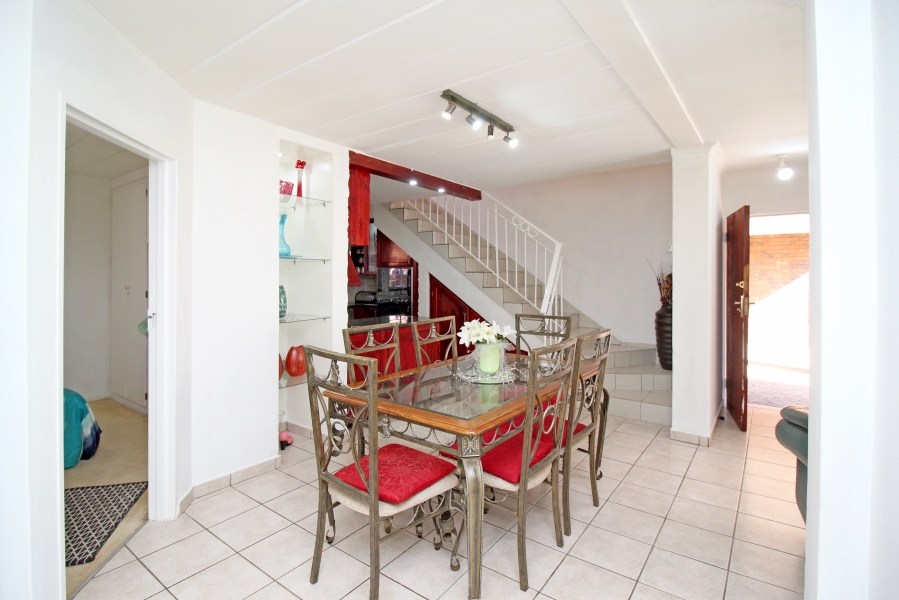 4 Bedroom Property for Sale in Weltevreden Park Gauteng