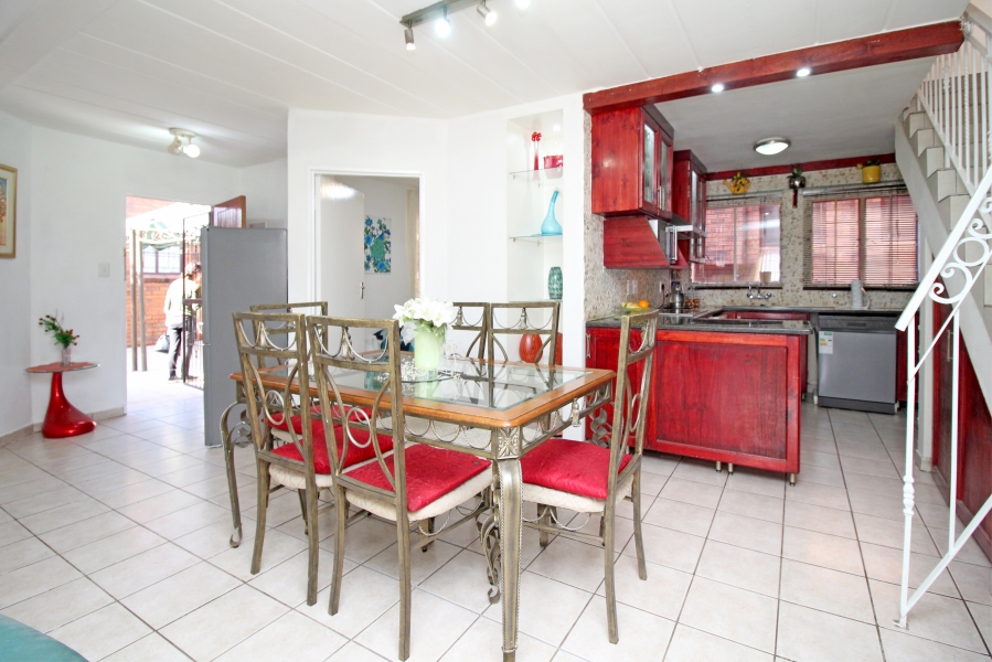 4 Bedroom Property for Sale in Weltevreden Park Gauteng