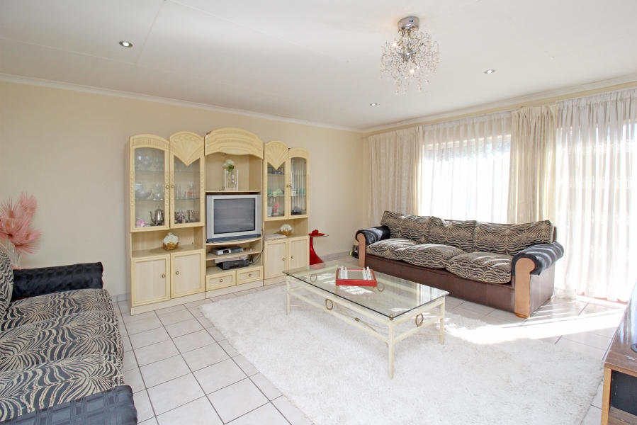 4 Bedroom Property for Sale in Weltevreden Park Gauteng