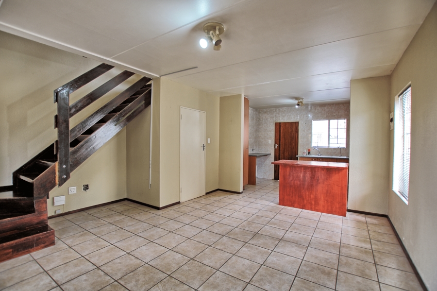 2 Bedroom Property for Sale in Sonneglans Gauteng