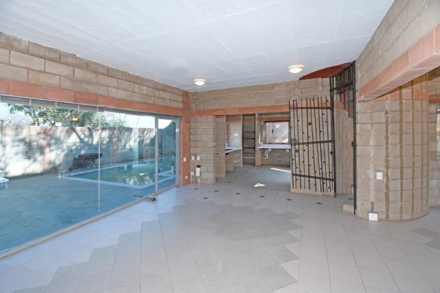 3 Bedroom Property for Sale in Parkview Gauteng