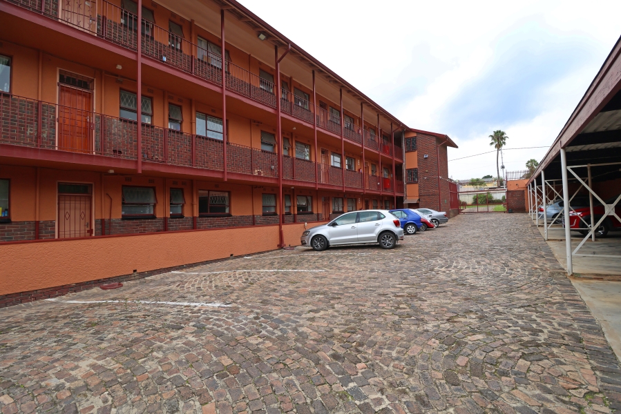 2 Bedroom Property for Sale in Kew Gauteng