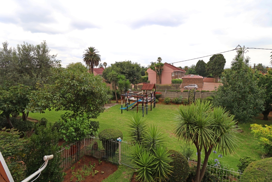 2 Bedroom Property for Sale in Kew Gauteng