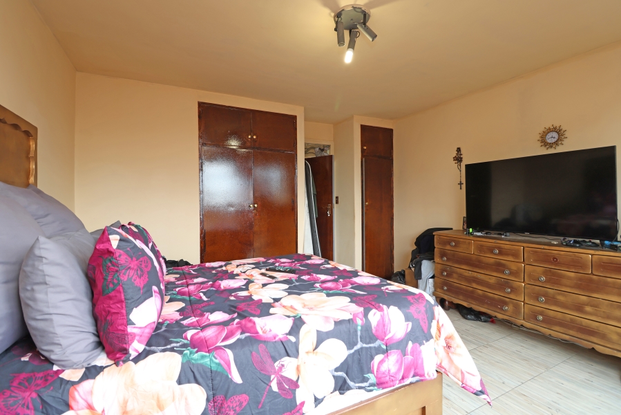 2 Bedroom Property for Sale in Kew Gauteng