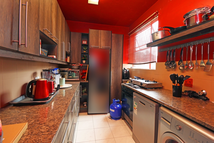 2 Bedroom Property for Sale in Kew Gauteng