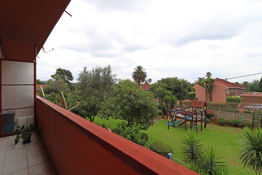 2 Bedroom Property for Sale in Kew Gauteng