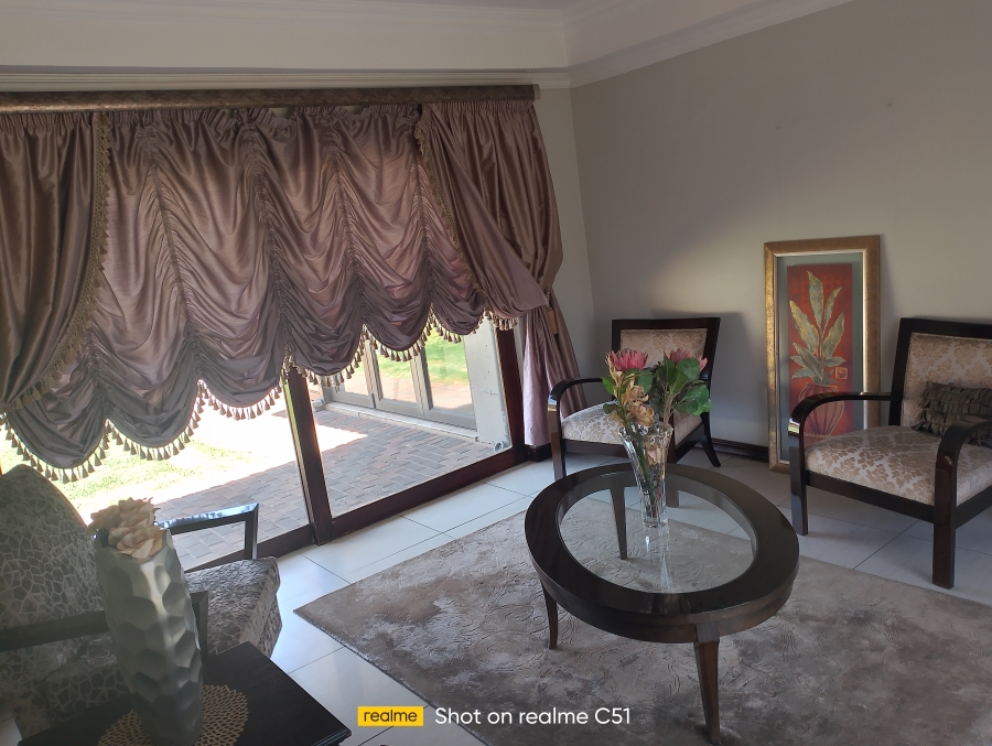 5 Bedroom Property for Sale in Helderwyk Gauteng