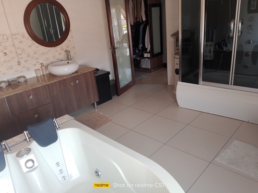 5 Bedroom Property for Sale in Helderwyk Gauteng