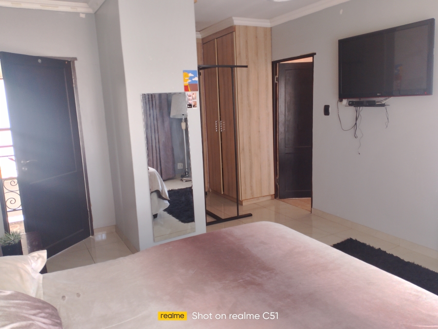 5 Bedroom Property for Sale in Helderwyk Gauteng