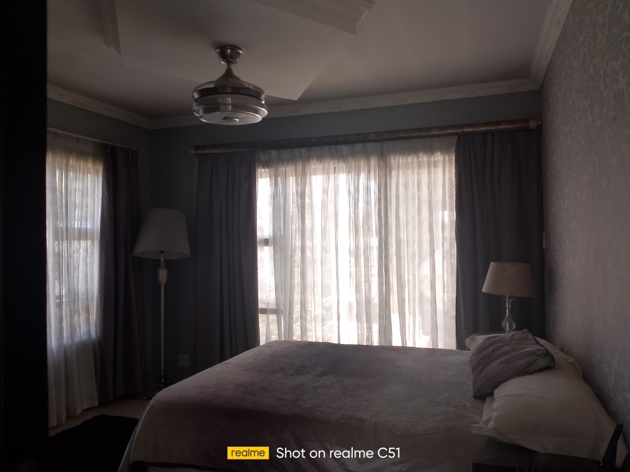 5 Bedroom Property for Sale in Helderwyk Gauteng