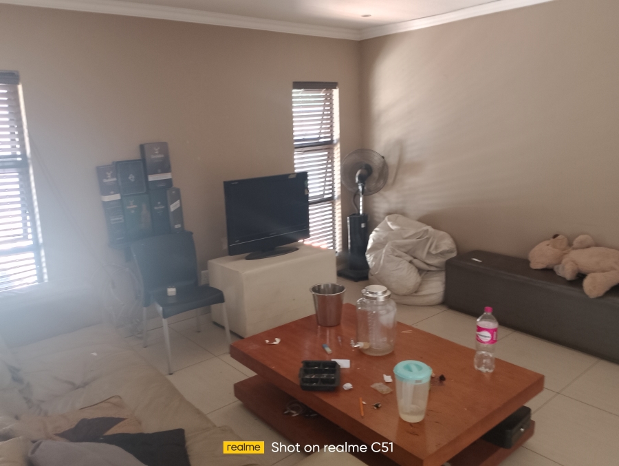 5 Bedroom Property for Sale in Helderwyk Gauteng