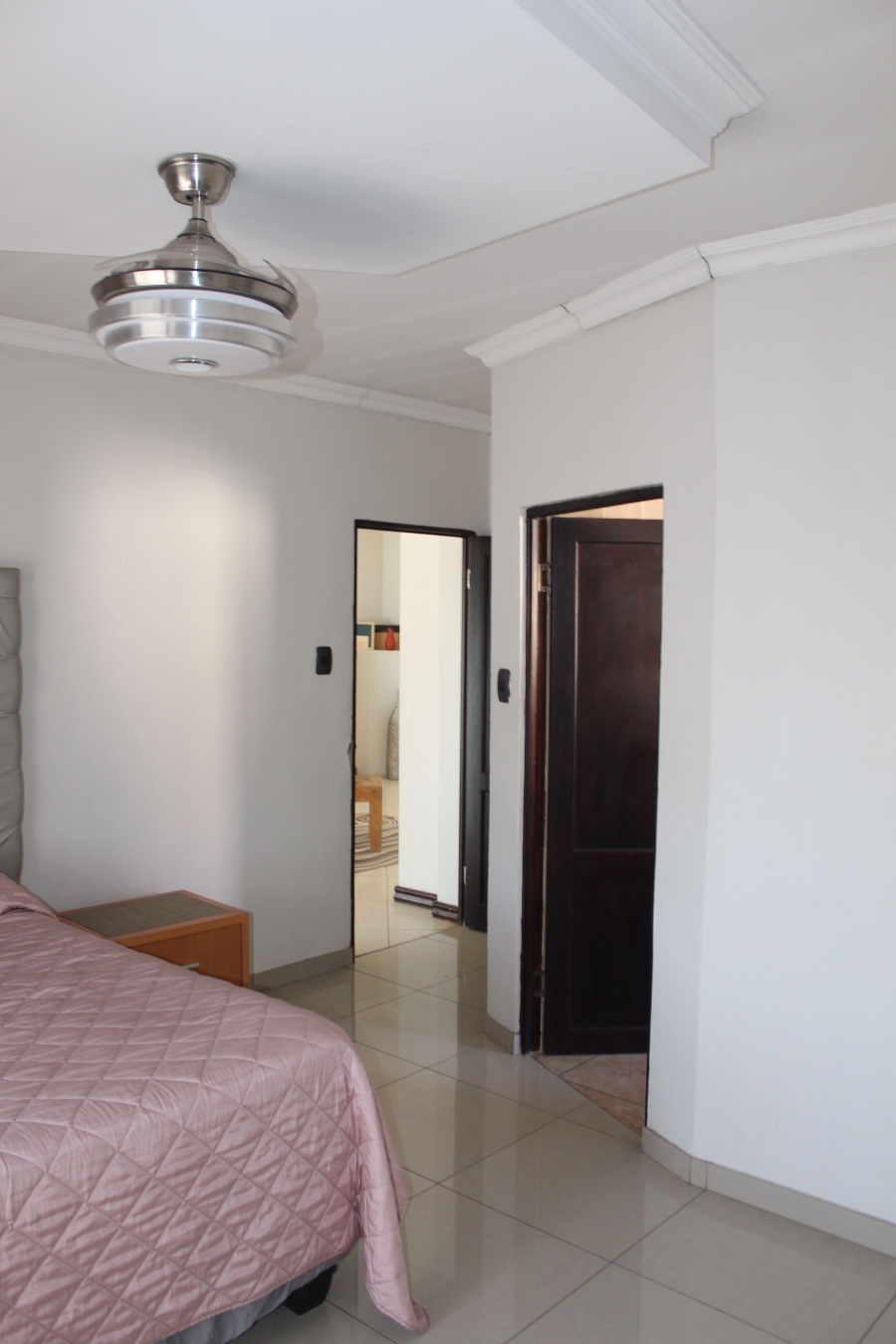 5 Bedroom Property for Sale in Helderwyk Gauteng